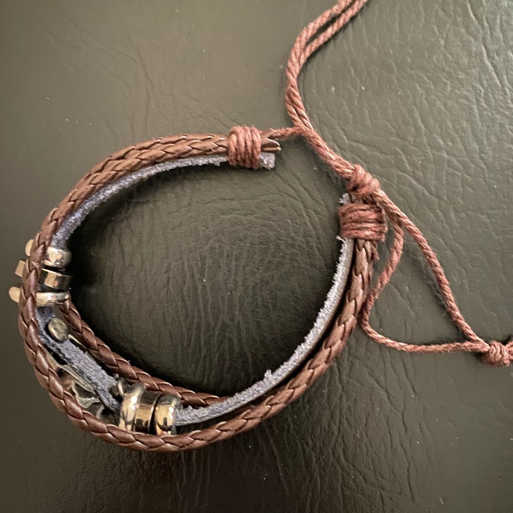Skull & Crossbones Bracelet 7”-9” - Picture 3 of 5